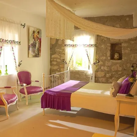 Aysece Boutique Hotel *